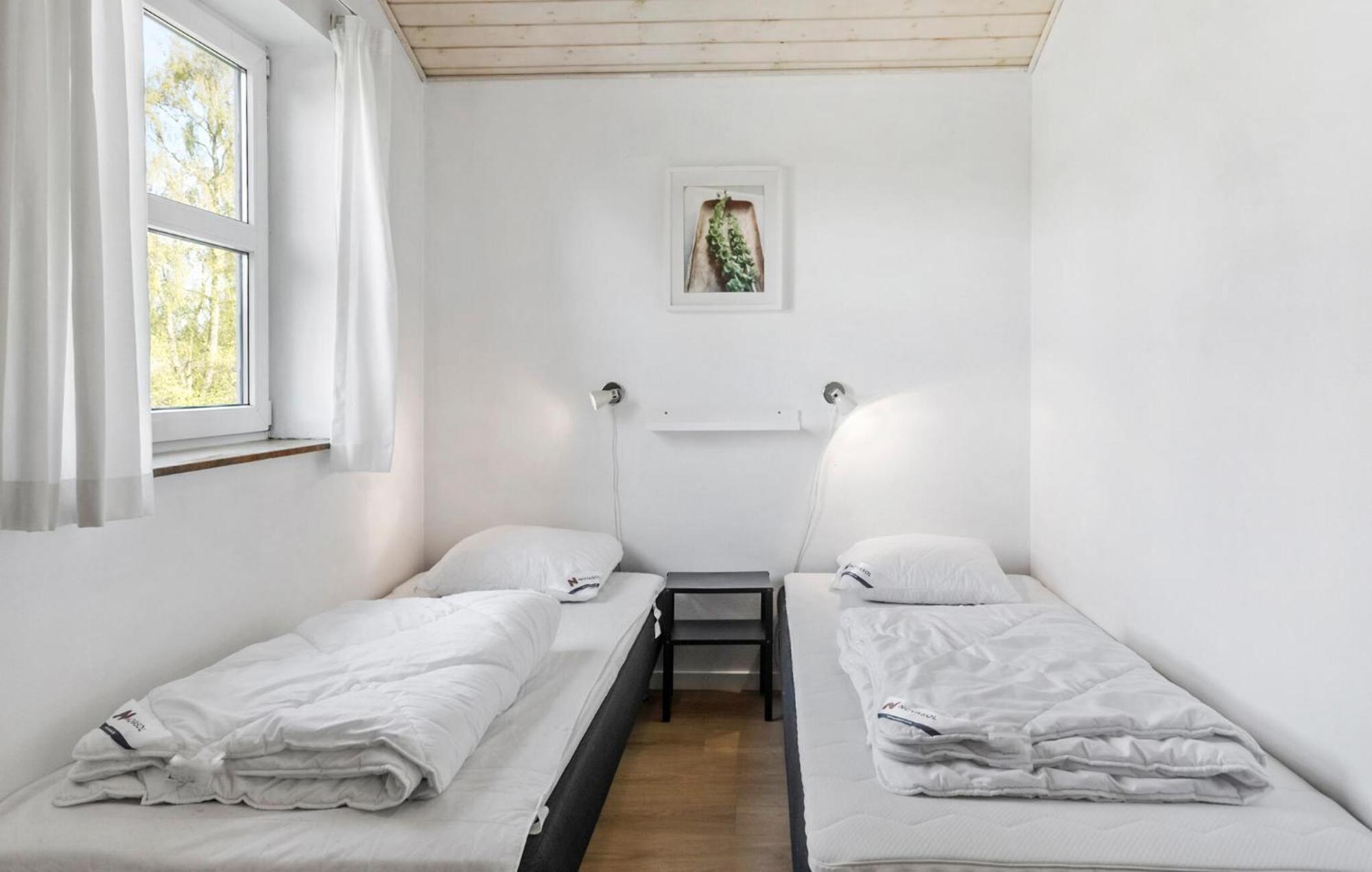 Stunning Home In Vaeggerlose With Wifi Bøtø By Екстериор снимка