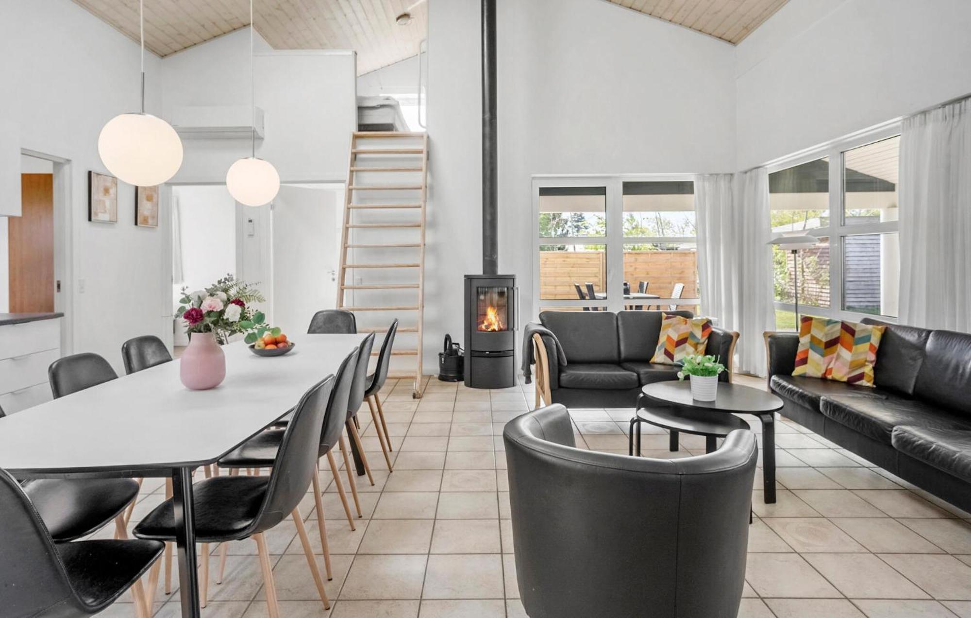 Stunning Home In Vaeggerlose With Wifi Bøtø By Екстериор снимка